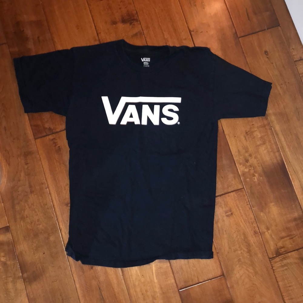 Navy blue vans t shirt